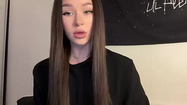 Snapshot of ur_molly chatting on 01-16-26, 02:48 ur molly online show from 01-16-26, 02:48