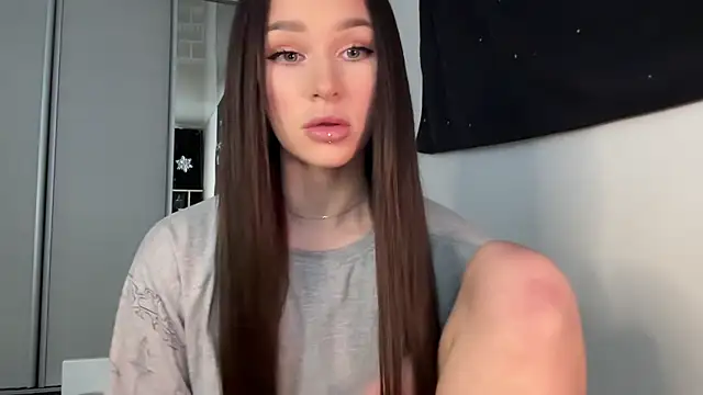 Snapshot of ur_molly chatting on 01-19-26, 07:56 ur molly online show from 01-19-26, 07:56