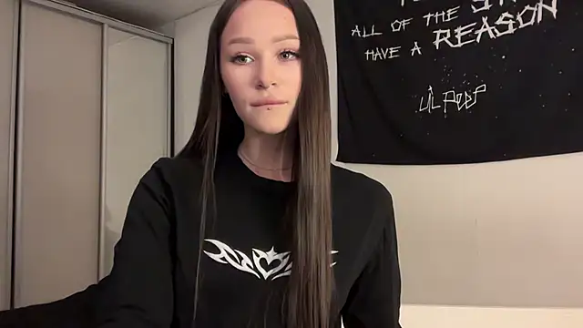 Snapshot of ur_molly chatting on 02-25-26, 03:32 ur molly online show from 02-25-26, 03:32