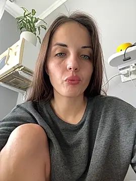 Snapshot of AmiLavs chatting on 10-24-25, 09:38 AmiLavs online show from 10-24-25, 09:38