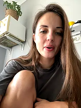 Snapshot of AmiLavs chatting on 10-26-25, 10:43 AmiLavs online show from 10-26-25, 10:43