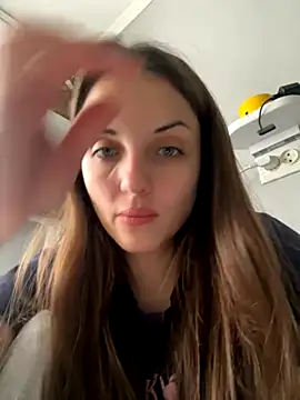 Snapshot of AmiLavs chatting on 10-28-25, 07:23 AmiLavs online show from 10-28-25, 07:23