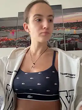 EmilyWi  online show from 10-06-25, 02:47