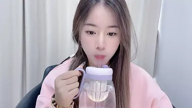 Snapshot of chloe-01 chatting on 12-14-24, 04:34 chloe-01 online show from 12-14-24, 04:34