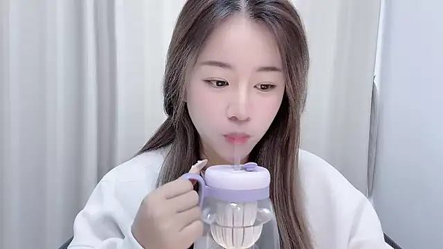 Snapshot of chloe-01 chatting on 12-30-24, 04:42 chloe-01 online show from 12-30-24, 04:42