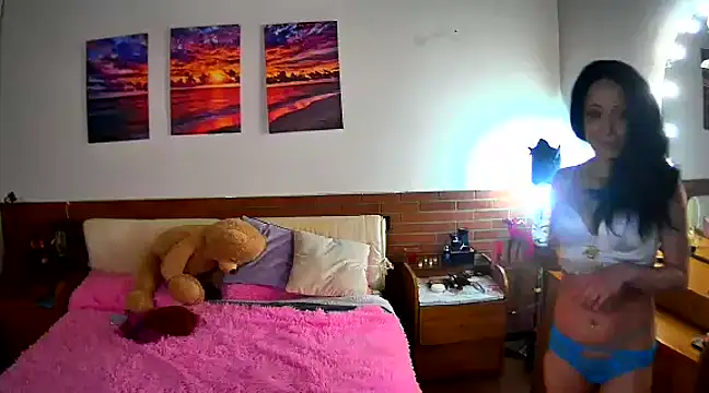 Snapshot of VanessaBraun chatting on 02-13-25, 09:51 VanessaBraun online show from 02-13-25, 09:51