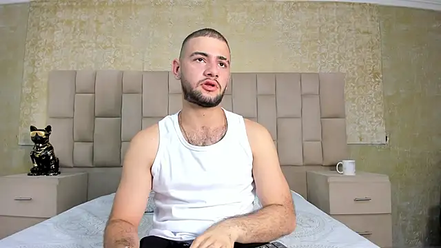 MaximusDick1  online show from 11-08-25, 04:45