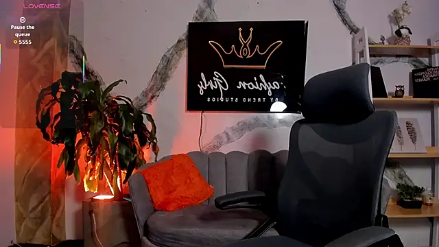 MaximusDick1  online show from 01-18-26, 03:54