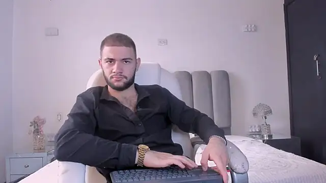 MaximusDick1  online show from 02-21-26, 01:23