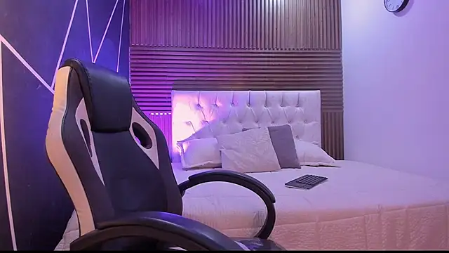 MaximusDick1  online show from 03-07-26, 01:52