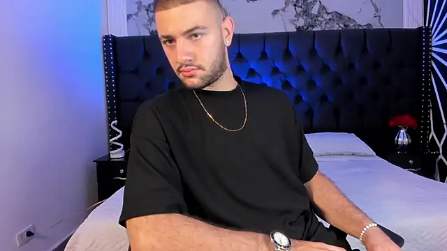 MaximusDick1  online show from 04-11-26, 12:20