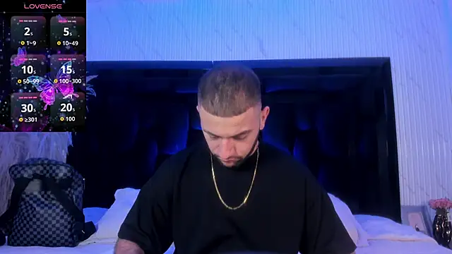 MaximusDick1  online show from 04-26-26, 12:03