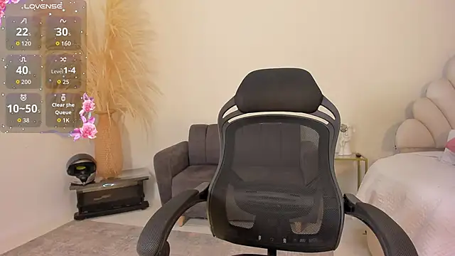 MaximusDick1  online show from 06-28-26, 12:11