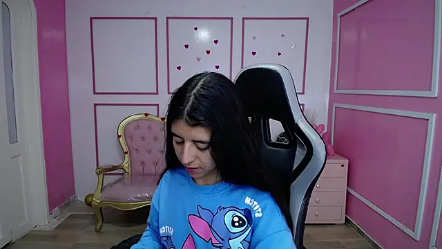 Snapshot of Bela_t_ chatting on 01-29-25, 04:30 Bela t online show from 01-29-25, 04:30