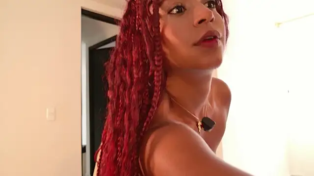 Snapshot of Lorena_Vieira_ chatting on 10-17-25, 05:48 Lorena Vieira online show from 10-17-25, 05:48