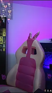 Snapshot of Pauilina chatting on 10-27-25, 12:26 Pauilina online show from 10-27-25, 12:26