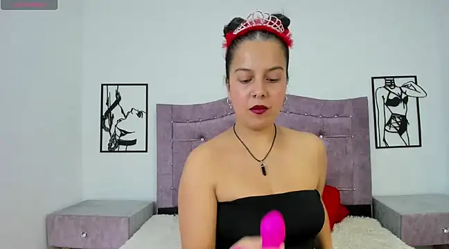 LunaSmitt online show from 03-13-25, 01:32