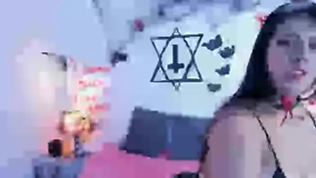 LunaSmitt online show from 10-29-25, 04:53