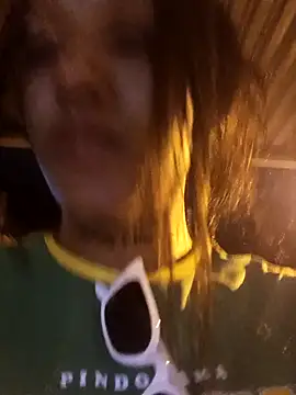 Snapshot of devi_black13_ chatting on 01-01-25, 01:26 devi black13 online show from 01-01-25, 01:26