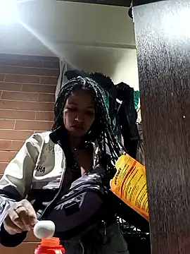 Snapshot of devi_black13_ chatting on 03-18-25, 06:37 devi black13 online show from 03-18-25, 06:37