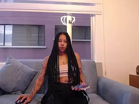 Snapshot of devi_black13_ chatting on 10-15-25, 10:43 devi black13 online show from 10-15-25, 10:43