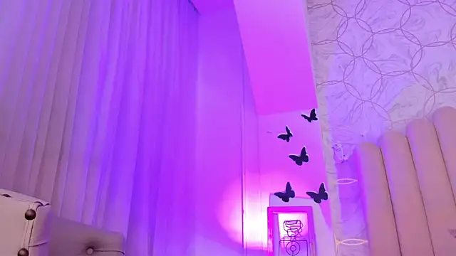 Foxy200   online show from 12-20-25, 07:43