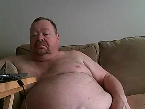 Snapshot of hitman_35 chatting on 05-29-26, 04:05 hitman 35 online show from 05-29-26, 04:05