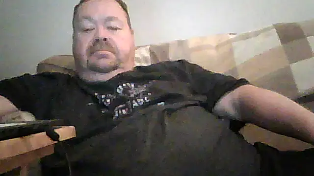 Snapshot of hitman_35 chatting on 06-08-26, 04:02 hitman 35 online show from 06-08-26, 04:02