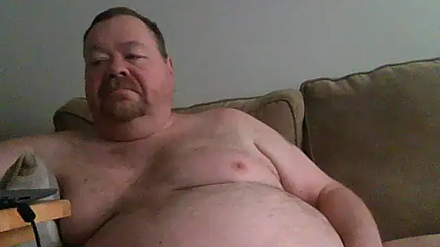 Snapshot of hitman_35 chatting on 06-11-26, 05:00 hitman 35 online show from 06-11-26, 05:00