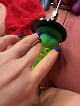 Snapshot of luisa1 chatting on 03-11-25, 08:20 luisa1 online show from 03-11-25, 08:20