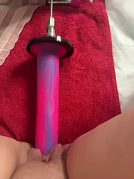 Snapshot of luisa1 chatting on 11-28-25, 08:00 luisa1 online show from 11-28-25, 08:00