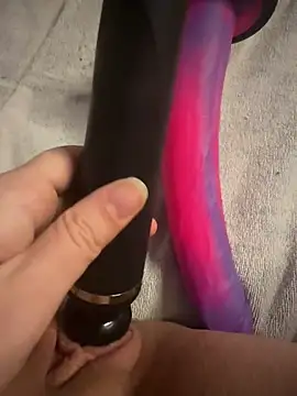 luisa1 online show from 12-17-25, 08:09