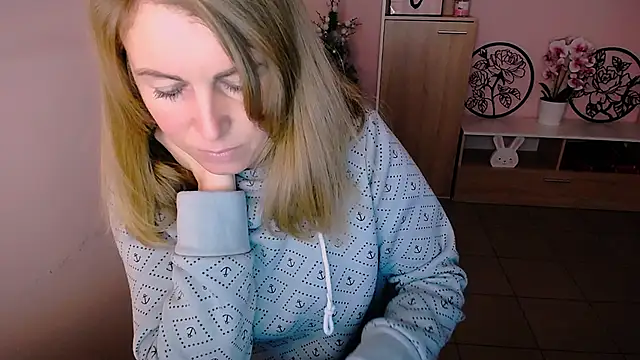 Hot Milady online show from 12-19-24, 08:13