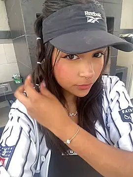 Snapshot of Mariangel_11 chatting on 01-14-25, 02:43 Mariangel 11 online show from 01-14-25, 02:43