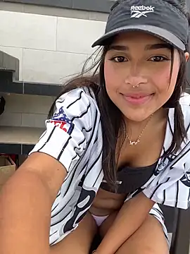 Snapshot of Mariangel_11 chatting on 01-14-25, 05:45 Mariangel 11 online show from 01-14-25, 05:45