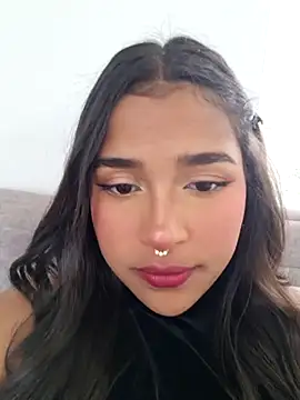 Snapshot of Mariangel_11 chatting on 02-14-25, 02:44 Mariangel 11 online show from 02-14-25, 02:44