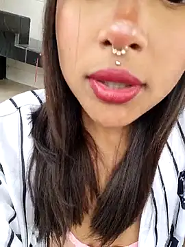 Snapshot of Mariangel_11 chatting on 02-17-25, 02:26 Mariangel 11 online show from 02-17-25, 02:26