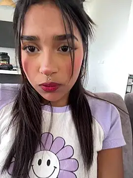 Snapshot of Mariangel_11 chatting on 03-09-25, 04:11 Mariangel 11 online show from 03-09-25, 04:11