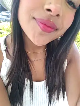 Snapshot of Mariangel_11 chatting on 09-22-25, 03:47 Mariangel 11 online show from 09-22-25, 03:47