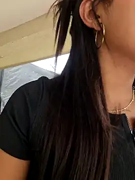 Snapshot of Mariangel_11 chatting on 09-27-25, 05:40 Mariangel 11 online show from 09-27-25, 05:40