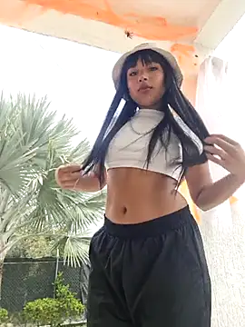 Snapshot of Mariangel_11 chatting on 10-19-25, 04:29 Mariangel 11 online show from 10-19-25, 04:29