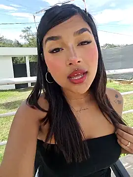 Snapshot of Mariangel_11 chatting on 10-23-25, 02:05 Mariangel 11 online show from 10-23-25, 02:05