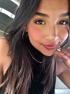 Snapshot of Mariangel_11 chatting on 11-18-25, 02:43 Mariangel 11 online show from 11-18-25, 02:43