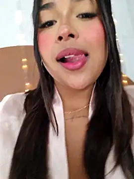 Snapshot of Mariangel_11 chatting on 11-28-25, 02:09 Mariangel 11 online show from 11-28-25, 02:09