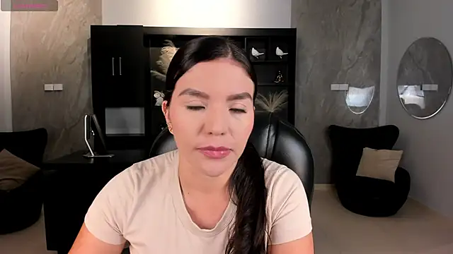 ValeriaRoldanX online show from 10-26-25, 11:09