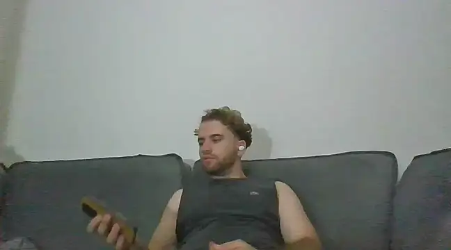 Snapshot of TomAlex chatting on 12-10-24, 01:22 TomAlex online show from 12-10-24, 01:22