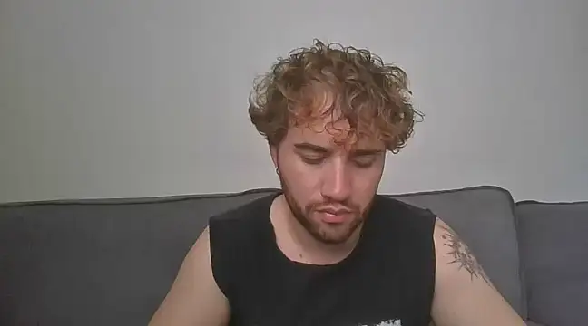 Snapshot of TomAlex chatting on 02-28-25, 05:15 TomAlex online show from 02-28-25, 05:15