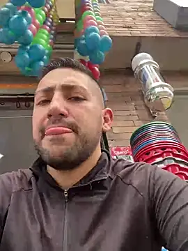 Snapshot of JuanZapata33 chatting on 12-17-24, 05:58 JuanZapata33 online show from 12-17-24, 05:58