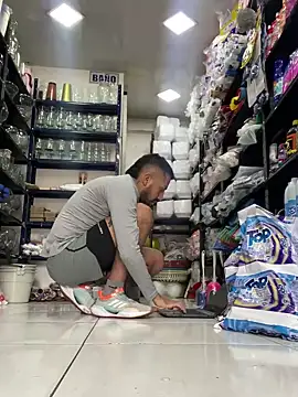 Snapshot of JuanZapata33 chatting on 12-18-24, 06:14 JuanZapata33 online show from 12-18-24, 06:14