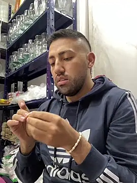 Snapshot of JuanZapata33 chatting on 12-26-24, 10:31 JuanZapata33 online show from 12-26-24, 10:31